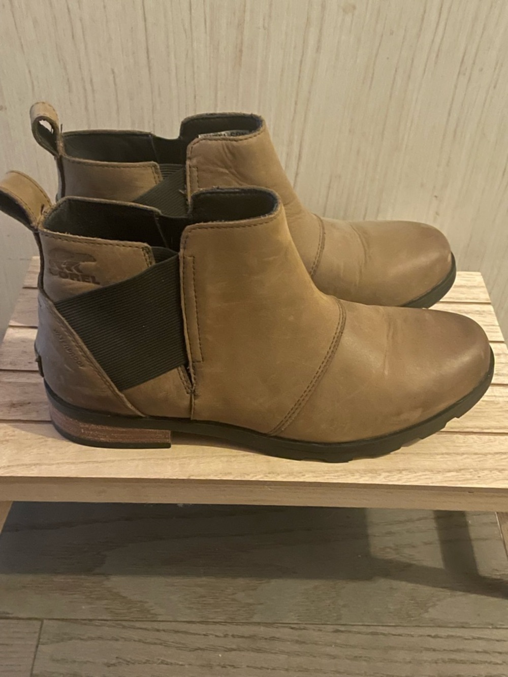 Sorel Women's Brown Leather Chelsea Booties